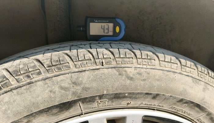 2015 Maruti Swift Dzire LDI, Diesel, Manual, 1,08,902 km, tyre