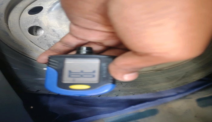 2017 Maruti IGNIS DELTA 1.2, Petrol, Manual, 83,082 km, tyre