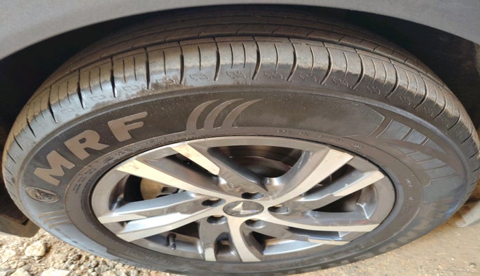 2023 Mahindra XUV700 AX 5 P MT 7 STR, Petrol, Manual, 55,158 km, tyre