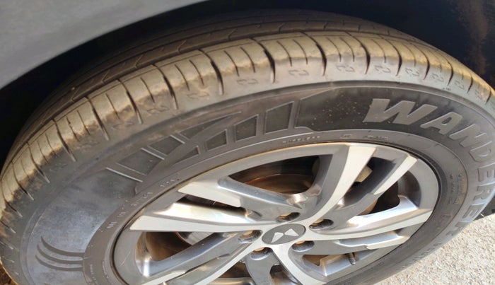 2023 Mahindra XUV700 AX 5 P MT 7 STR, Petrol, Manual, 55,158 km, tyre