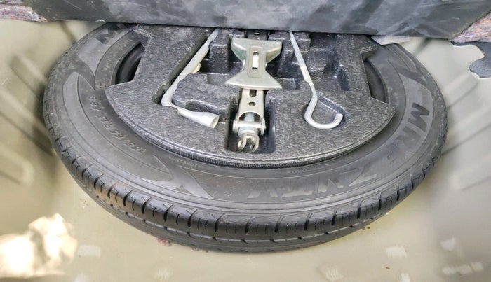 2016 Maruti Ciaz VXI (O), Petrol, Manual, 1,02,247 km, tyre