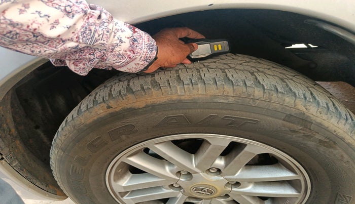 2014 Toyota Fortuner 3.0 4X2 MT, Diesel, Manual, 2,05,170 km, tyre