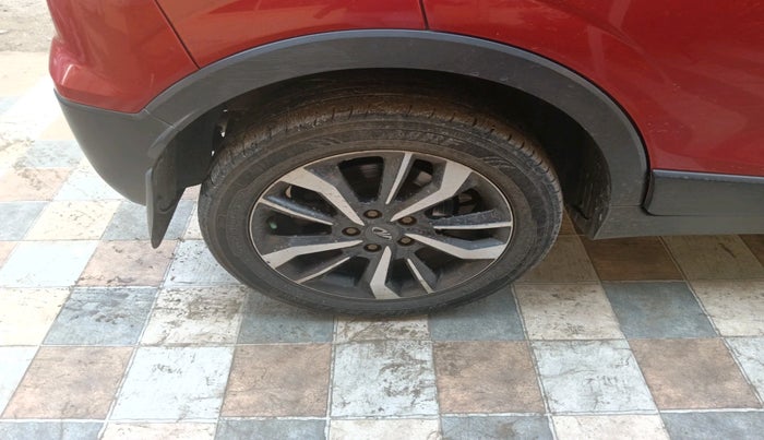 2020 Mahindra XUV300 W8 (O) 1.5 DIESEL, Diesel, Manual, 1,34,420 km, tyre