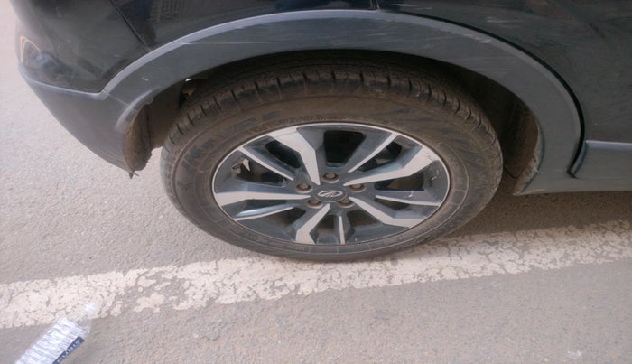 2021 Mahindra XUV300 W8 (O) 1.5 DIESEL, Diesel, Manual, 1,05,795 km, tyre