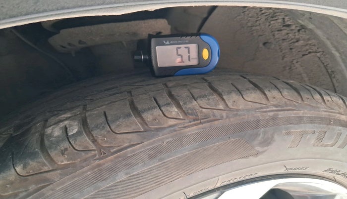 2019 Hyundai VENUE SX PLUS 1.0 TURBO DCT DUAL TONE, Petrol, Automatic, 1,15,879 km, tyre