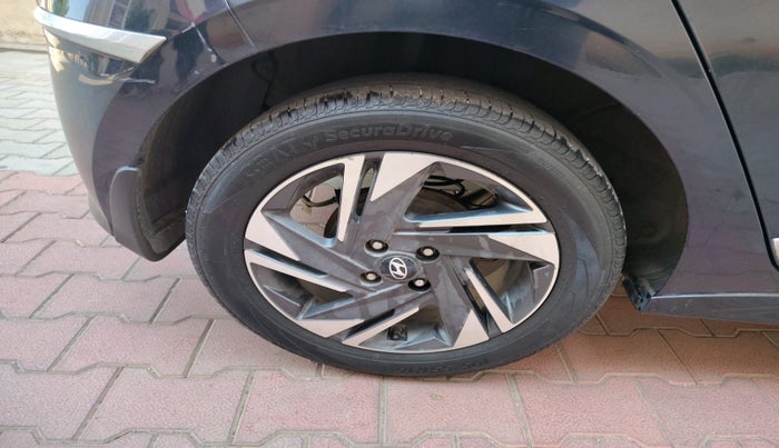 2022 Hyundai NEW I20 ASTA (O) 1.2 MT, Petrol, Manual, 49,575 km, tyre