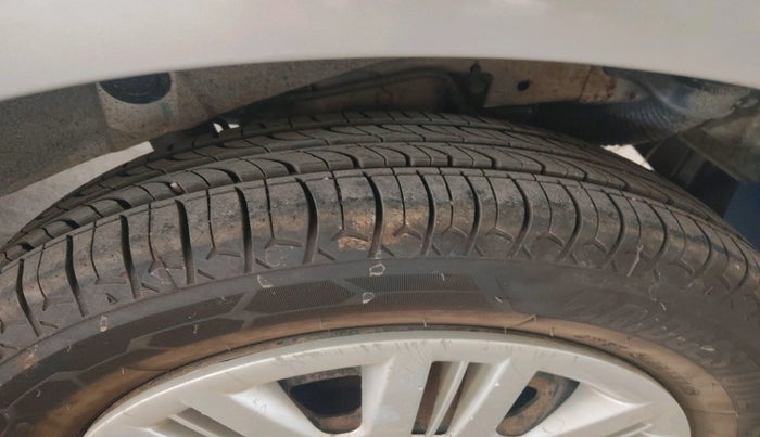 2011 Hyundai Santro Xing GLS LPG, Petrol, Manual, 88,733 km, tyre