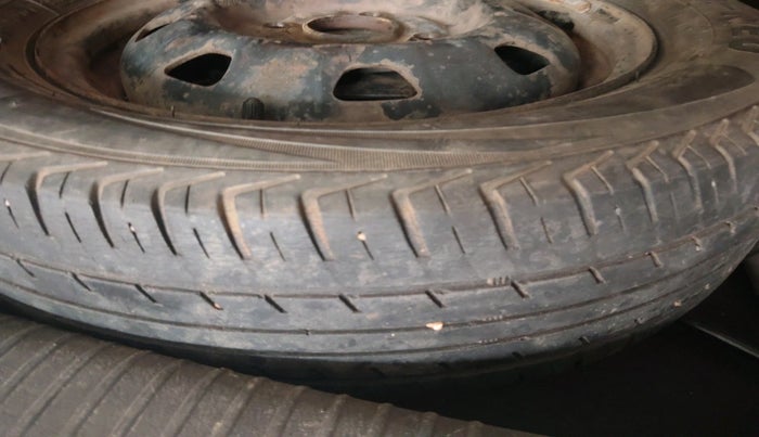 2011 Hyundai Santro Xing GLS LPG, Petrol, Manual, 88,733 km, tyre