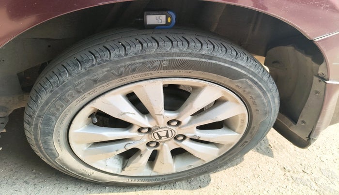 2013 Honda City 1.5L I-VTEC V MT, Petrol, Manual, 1,14,438 km, tyre