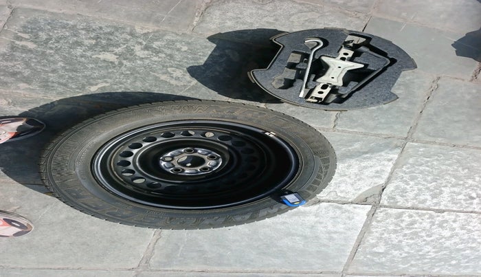 2018 Maruti Vitara Brezza VDI AMT, Diesel, Automatic, 1,13,824 km, tyre