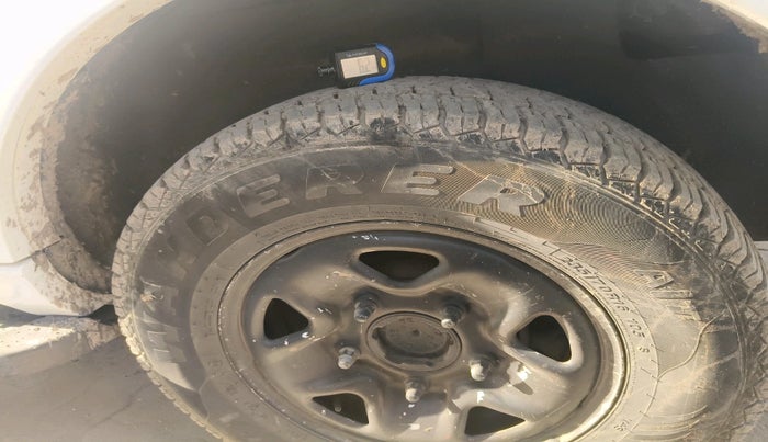 2015 Tata Safari Storme 2.2 EX 4X2, Diesel, Manual, 1,51,266 km, tyre