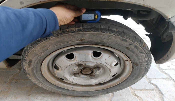 2011 Maruti Zen Estilo LXI, Petrol, Manual, 1,23,299 km, tyre