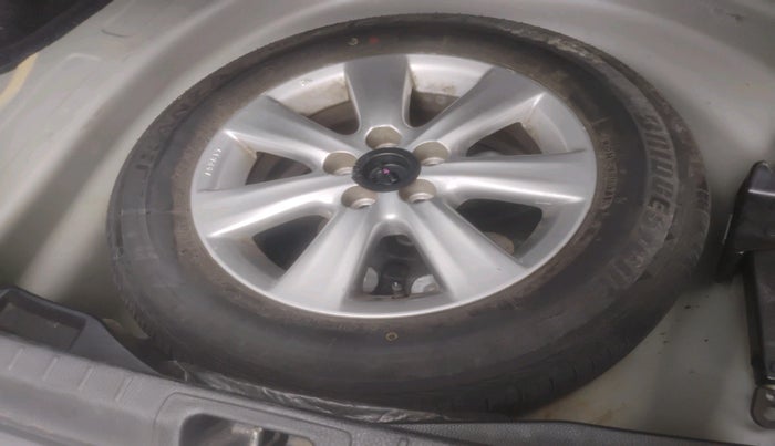 2015 Toyota Corolla Altis G PETROL, Petrol, Manual, 58,306 km, tyre