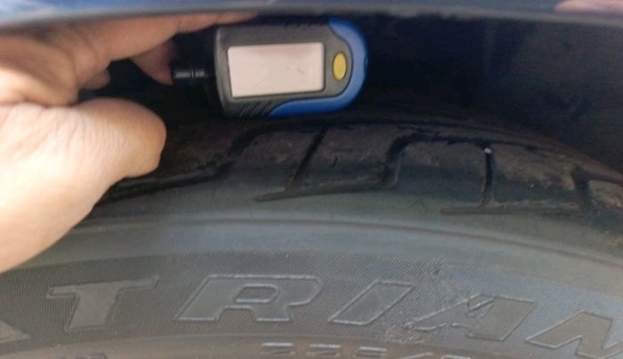 2012 Audi A4 2.0 TDI Multitronic, Diesel, Automatic, 1,15,962 km, tyre