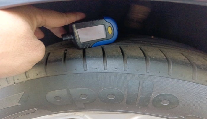 2012 Audi A4 2.0 TDI Multitronic, Diesel, Automatic, 1,15,962 km, tyre