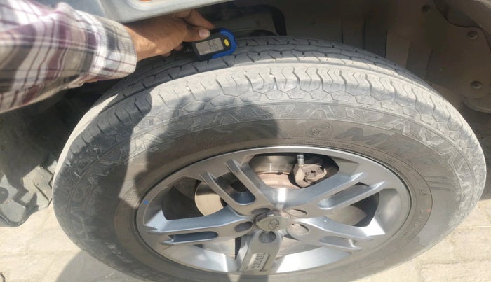 2021 Mahindra Thar LX  P 4WD AT CONVERTIBLE, Petrol, Automatic, 56,215 km, tyre