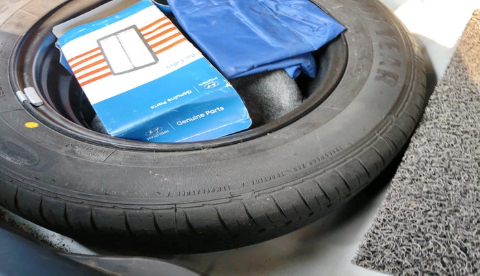 2022 Hyundai VENUE SX 1.2 PETROL, Petrol, Manual, 28,114 km, tyre