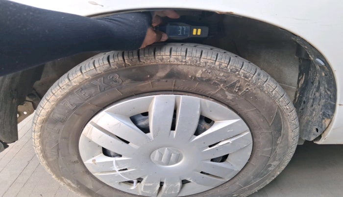 2016 Maruti Alto 800 LXI, CNG, Manual, 90,417 km, tyre