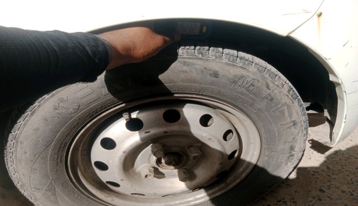 2011 Hyundai i10 MAGNA 1.2, CNG, Manual, 80,211 km, tyre