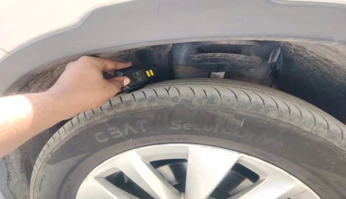 2025 Skoda Kylaq Signature Plus AT, Petrol, Automatic, 14,667 km, tyre