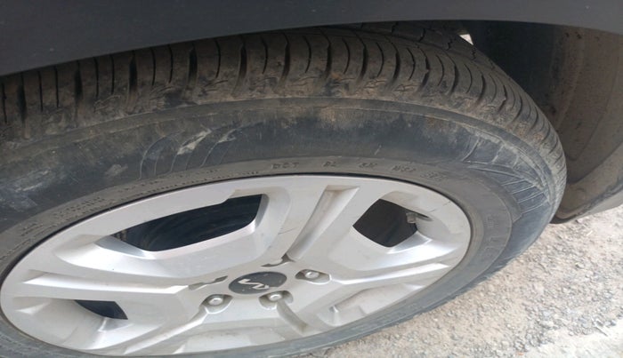 2023 KIA SONET HTK PLUS 1.2, CNG, Manual, 33,424 km, tyre