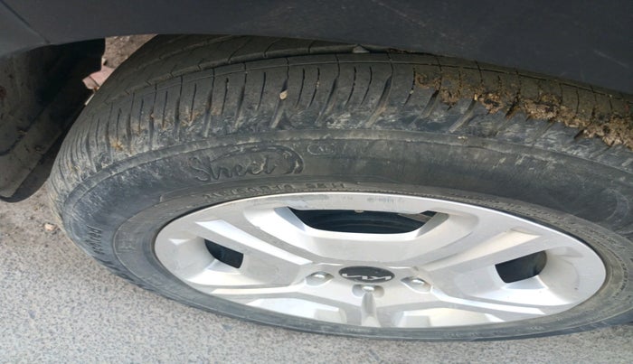 2023 KIA SONET HTK PLUS 1.2, CNG, Manual, 33,424 km, tyre