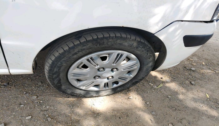 2014 Hyundai Santro Xing GL, CNG, Manual, 81,024 km, tyre