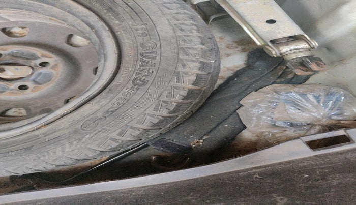 2012 Hyundai Santro Xing GL PLUS, Petrol, Manual, 1,06,959 km, tyre