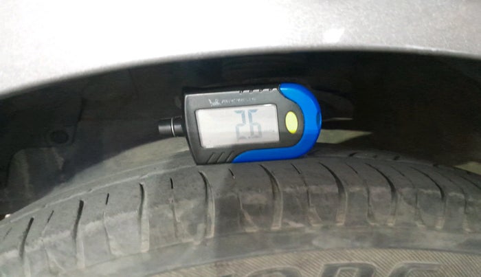 2013 Hyundai Eon MAGNA +, Petrol, Manual, 97,648 km, tyre