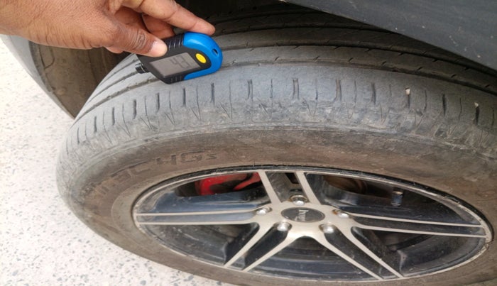 2021 KIA SONET HTK PLUS 1.5, Diesel, Manual, 1,39,858 km, tyre