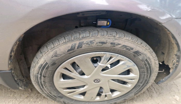 2012 Maruti Swift Dzire VXI, Petrol, Manual, 86,368 km, tyre