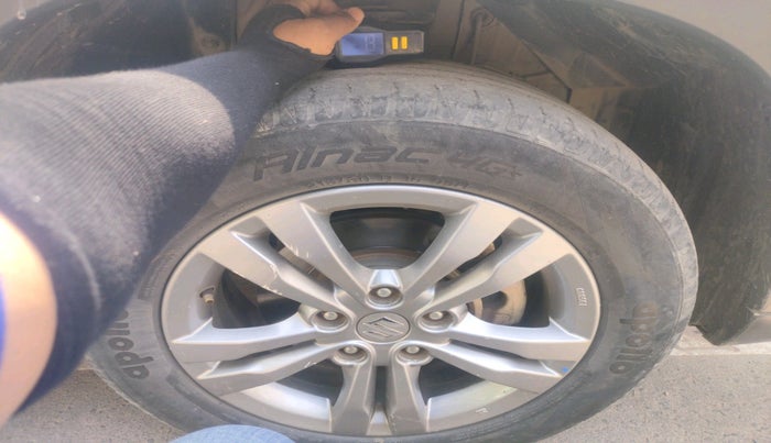 2016 Maruti Vitara Brezza ZDI PLUS, Diesel, Manual, 1,22,440 km, tyre