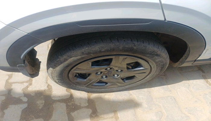 2023 Hyundai VENUE S PLUS 1.5 CRDI, Diesel, Manual, 40,000 km, tyre