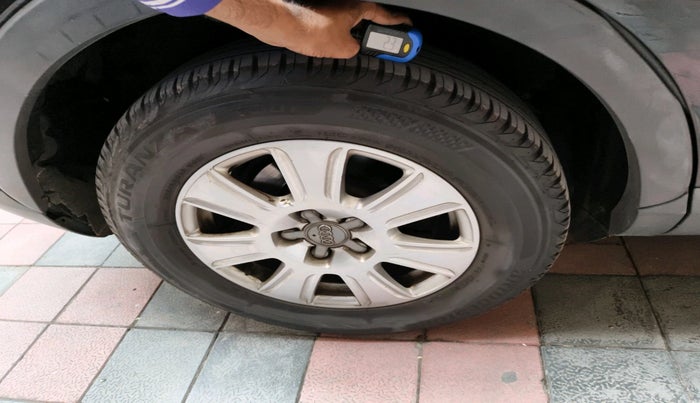 2014 Audi Q3 2.0 TDI QUATTRO, Diesel, Automatic, 83,388 km, tyre