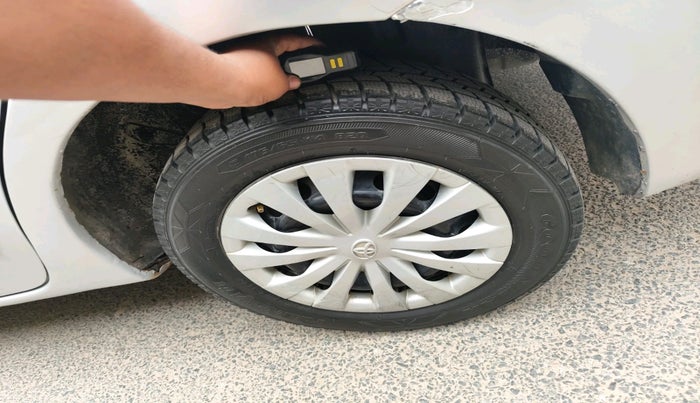 2011 Toyota Etios G, CNG, Manual, 1,17,064 km, tyre