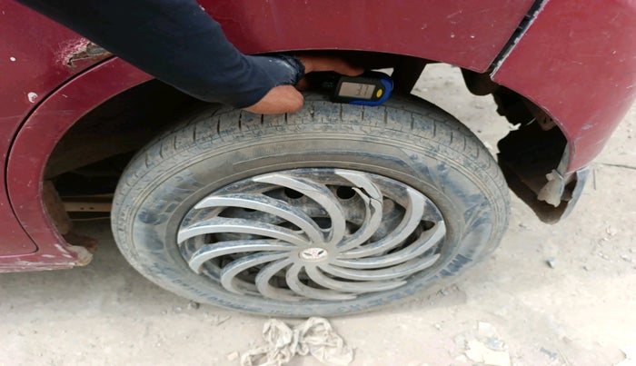 2016 Maruti Wagon R 1.0 LXI CNG, CNG, Manual, 1,00,919 km, tyre