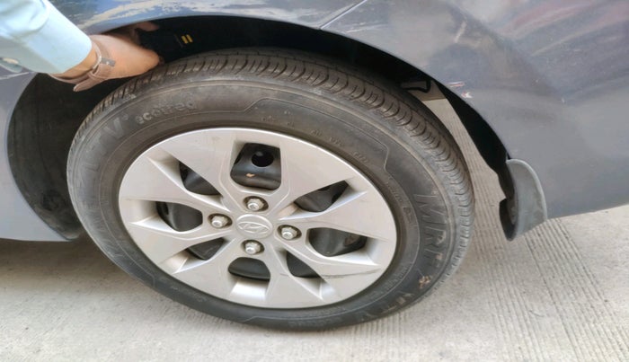 2014 Hyundai Xcent S 1.2, Petrol, Manual, 32,013 km, tyre