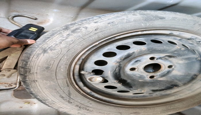 2014 Hyundai Xcent S 1.2, Petrol, Manual, 32,013 km, tyre