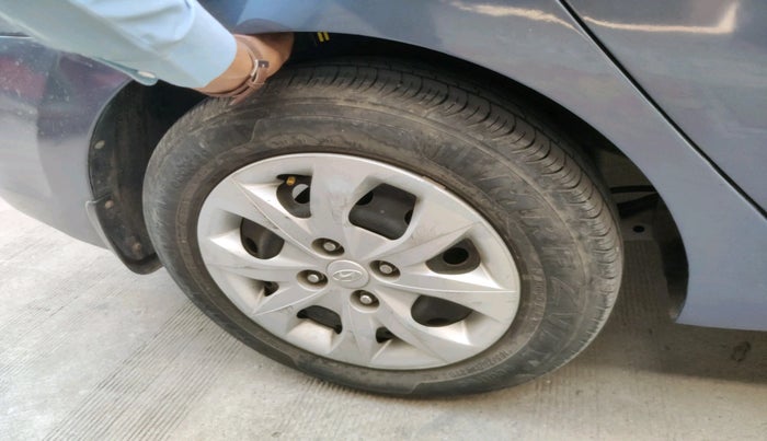 2014 Hyundai Xcent S 1.2, Petrol, Manual, 32,013 km, tyre