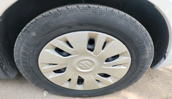 2013 Maruti Swift VXI, Petrol, Manual, 75,313 km, tyre