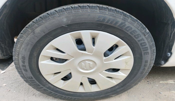 2013 Maruti Swift VXI, Petrol, Manual, 75,313 km, tyre