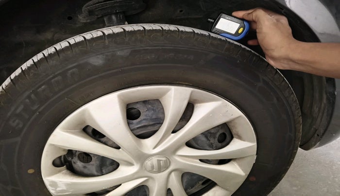 2015 Maruti Swift VXI, Petrol, Manual, 99,914 km, tyre