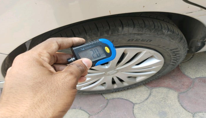 2014 Maruti Ertiga VDI, Diesel, Manual, 1,04,829 km, tyre