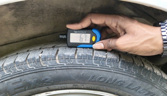 2015 Maruti Wagon R 1.0 LXI CNG, CNG, Manual, 1,10,602 km, tyre