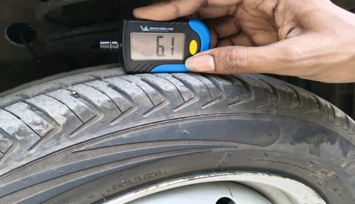 2015 Maruti Wagon R 1.0 LXI CNG, CNG, Manual, 1,10,602 km, tyre