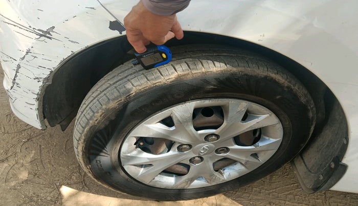 2014 Hyundai Grand i10 SPORTZ 1.1 CRDI, Diesel, Manual, 1,12,782 km, tyre