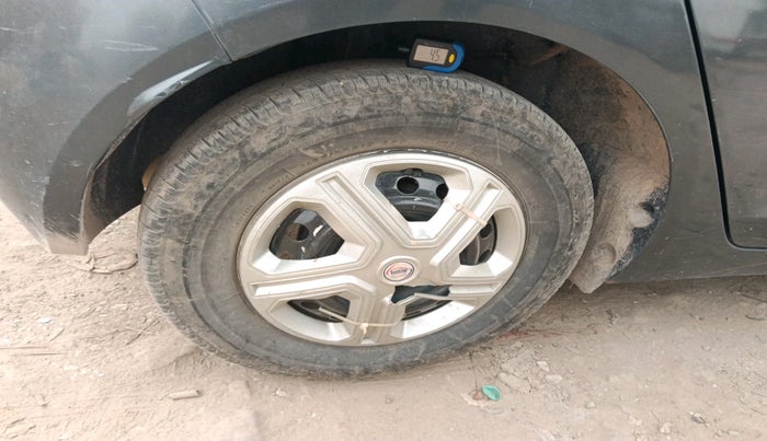 2023 Tata ALTROZ XE PETROL, Petrol, Manual, 33,147 km, tyre