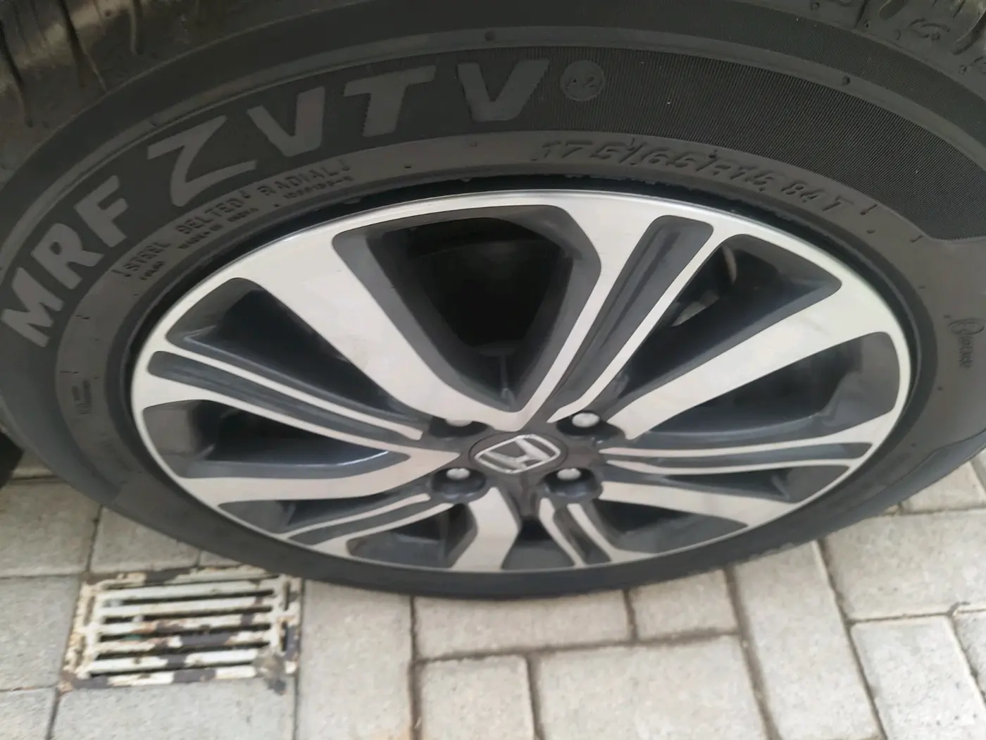 2024 Honda Amaze 1.2L I-VTEC VX CVT, Petrol, Automatic, 1,341 km, tyre