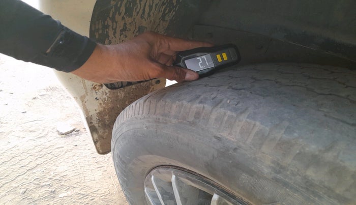 2007 Mahindra Scorpio 2.6 SLX CRDE, Diesel, Manual, 1,44,319 km, tyre