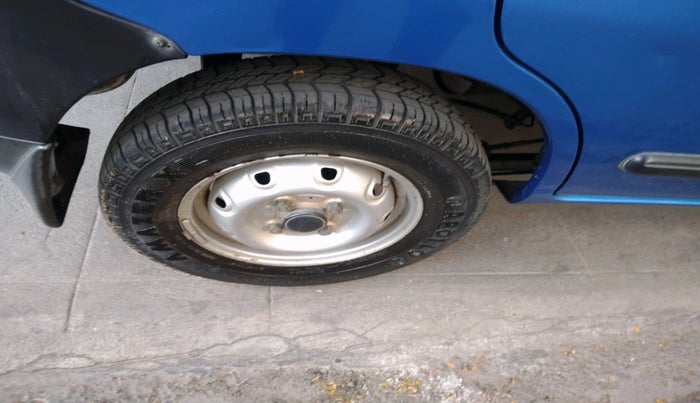 2009 Maruti Alto LXI, Petrol, Manual, 32,647 km, tyre